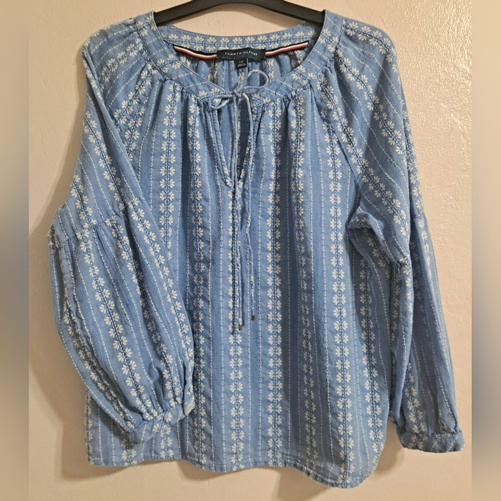 Tommy Hilfiger Floral Boho Embossed Light Blue Blouse Balloon Sleeve Size Large